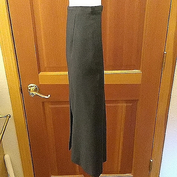 Black pencil skirt - Picture 3 of 6